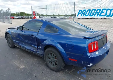 2007 Ford Mustang V6 Deluxe/V6 Premium z USA, uszkodzony, nr VIN 1ZVFT80N675281601